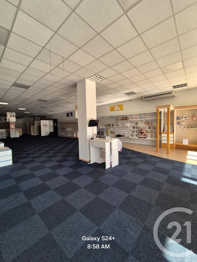 commerce à louer - 550.0 m2 - ST JEAN DU FALGA - 09 - MIDI-PYRENEES - Century 21 S.D.I.