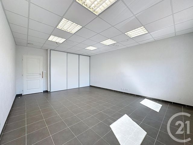 maison à louer - 8 pièces - 203.0 m2 - VARILHES - 09 - MIDI-PYRENEES - Century 21 S.D.I.