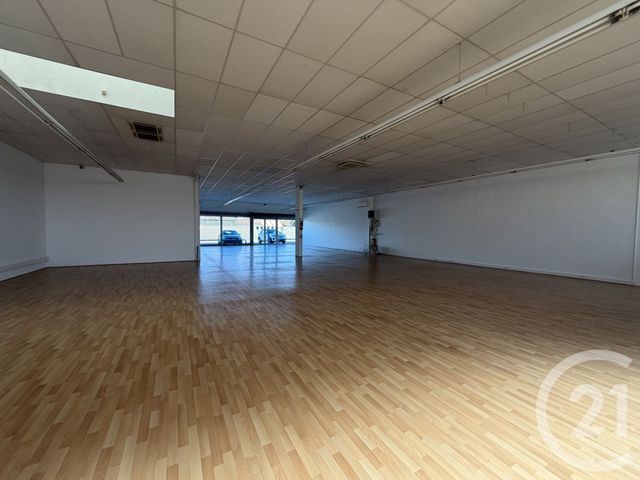 maison à louer - 1 pièce - 350.0 m2 - ST JEAN DU FALGA - 09 - MIDI-PYRENEES - Century 21 S.D.I.