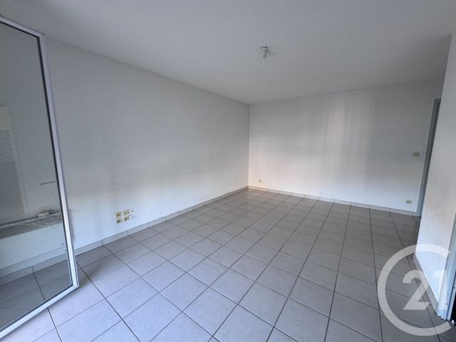 Appartement T3 à louer - 3 pièces - 53.45 m2 - PAMIERS - 09 - MIDI-PYRENEES - Century 21 S.D.I.