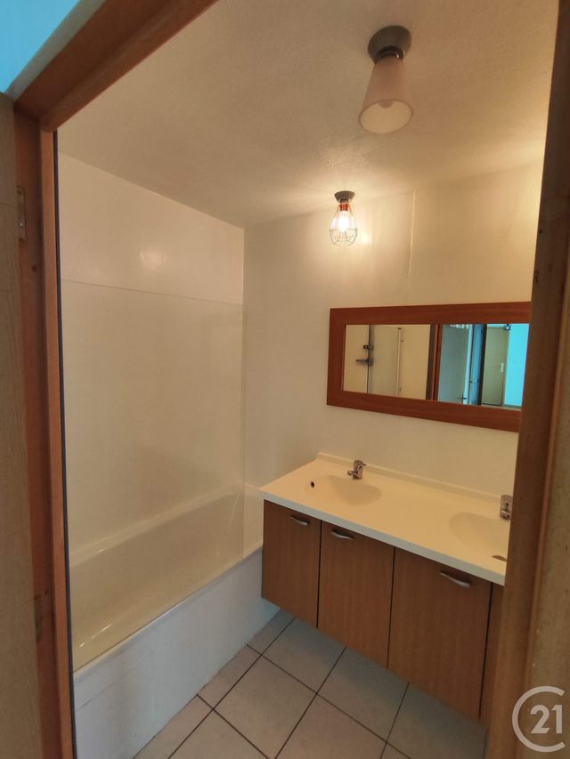 Appartement T3 à louer - 3 pièces - 67.4 m2 - FOIX - 09 - MIDI-PYRENEES - Century 21 S.D.I.