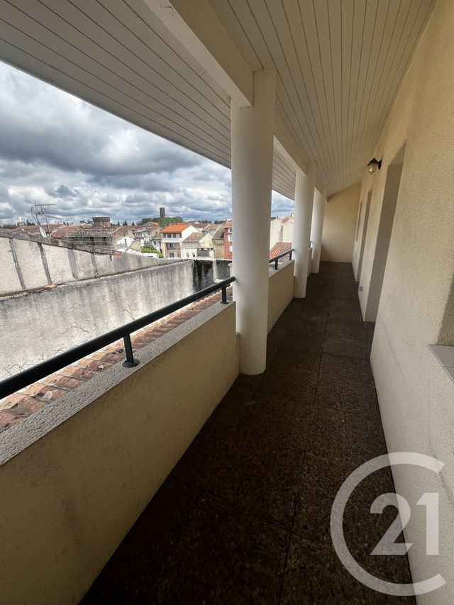Appartement Duplex à louer - 4 pièces - 76.0 m2 - PAMIERS - 09 - MIDI-PYRENEES - Century 21 S.D.I.