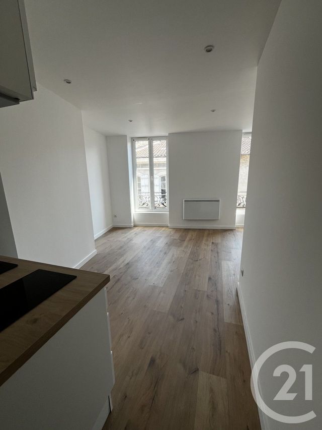 Appartement T2 à louer - 2 pièces - 30.4 m2 - PAMIERS - 09 - MIDI-PYRENEES - Century 21 S.D.I.