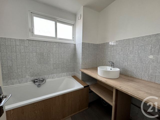 Appartement T3 à louer - 3 pièces - 86.93 m2 - PAMIERS - 09 - MIDI-PYRENEES - Century 21 S.D.I.